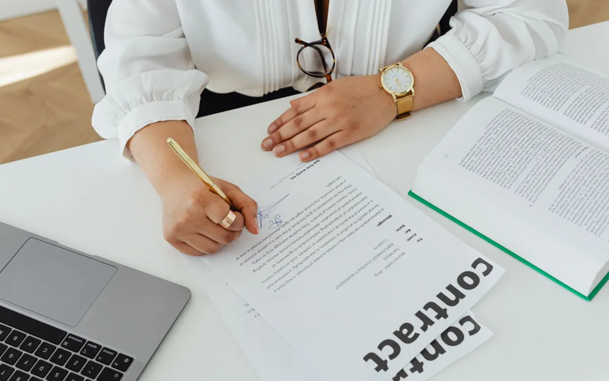Assinatura de contrato