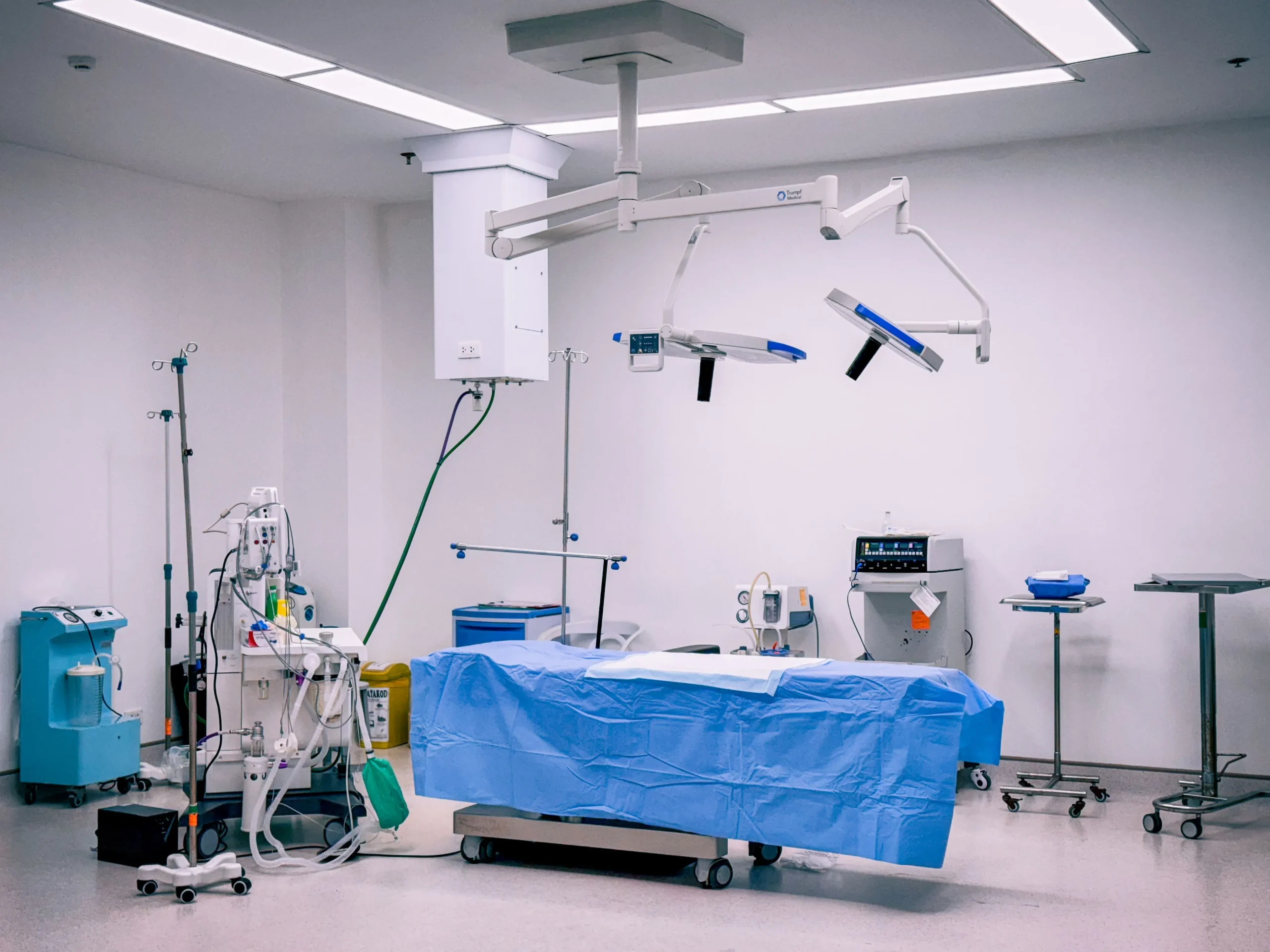 Galeria de Ponto para clínica médica à venda | Estrutura pronta em centro médico de shopping | R$ 1.100.000,00