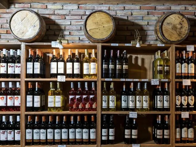 Galeria de SEJA FRANQUEADO EM FLORIANÓPOLIS Invista em uma Loja de Vinhos em Região Premium | R$490.000,00
