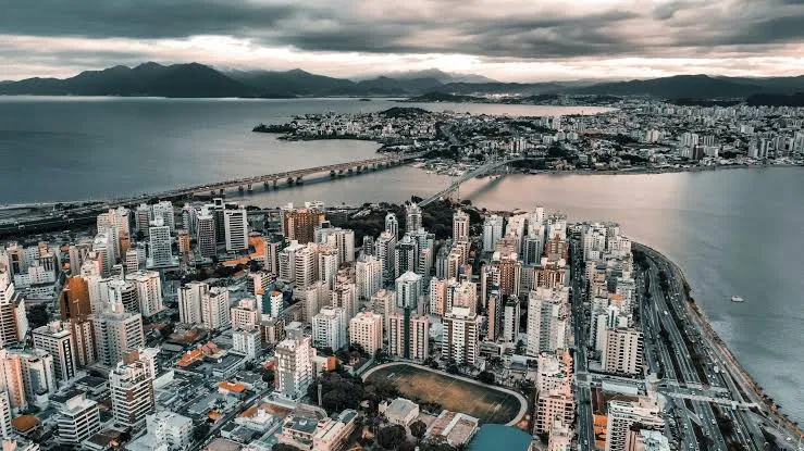Galeria de SEJA FRANQUEADO EM FLORIANÓPOLIS Invista em uma Loja de Vinhos em Região Premium | R$490.000,00