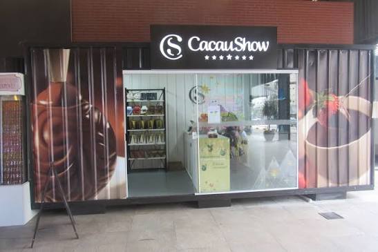 Quiosque de médio porte de uma loja Cacau Show
